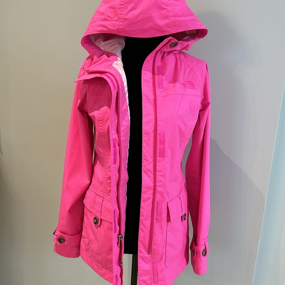 The North Face windbreaker with hood - Picture 6 of 9